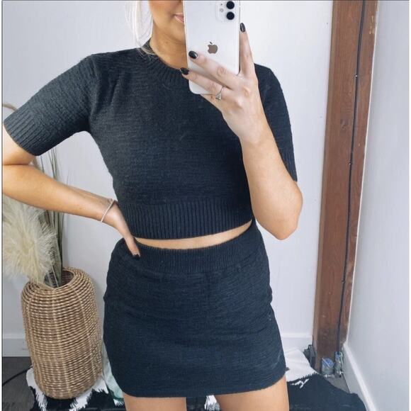 NWT Rylee Anns M/L short sleeve super soft black knit dress with middle cutout - Picture 12 of 12